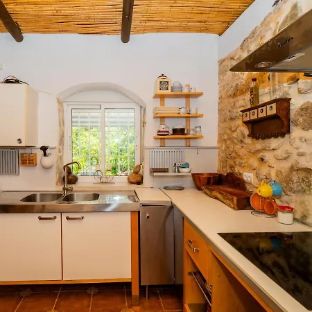 Holiday home Cubo's Secret Nature House