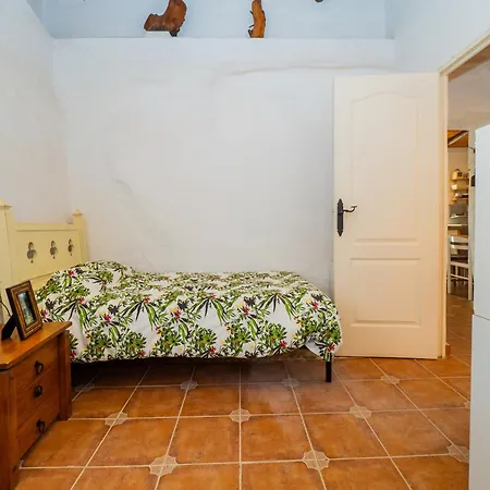 Holiday home Cubo's Secret Nature House Monda